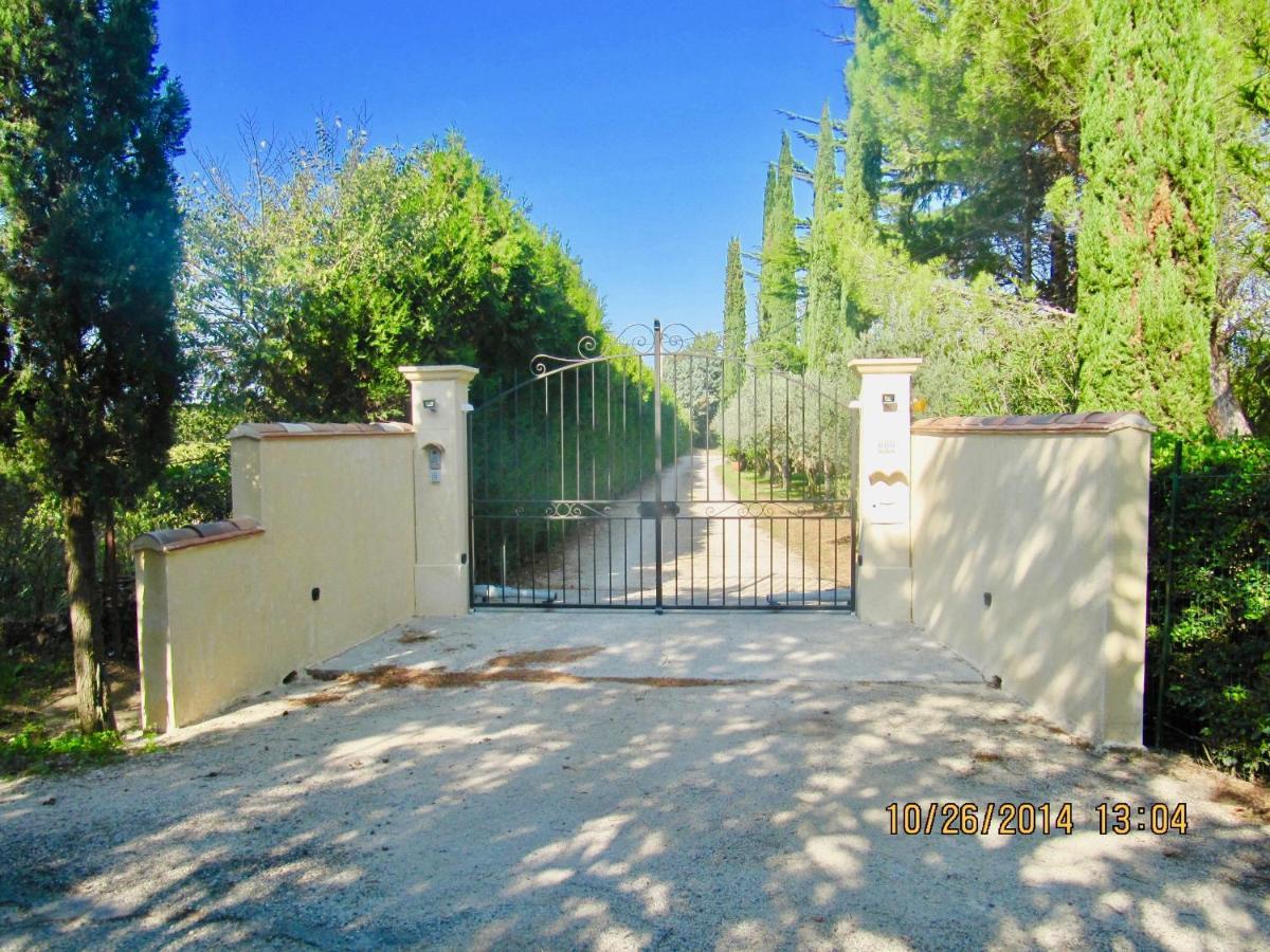 Villa Le Vieux Pont Carpentras Exterior foto